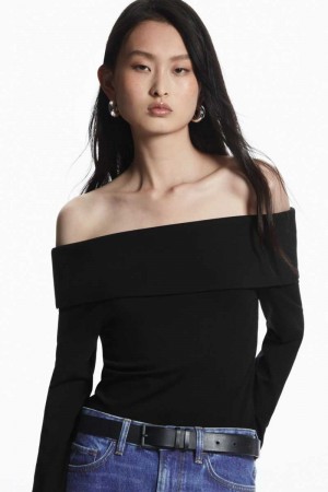 Black Women's COS Off-The-Shoulder Long-Sleeved Tops | 281947IPE