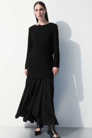 Black Women's COS The Flared Silk Maxi Skirts | 739218UHR