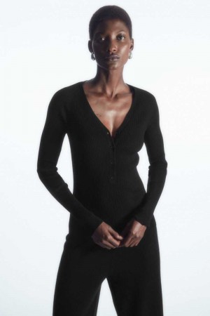 Black Women's COS V-Neck Ribbed Wool Henley Tops | 057921GHL