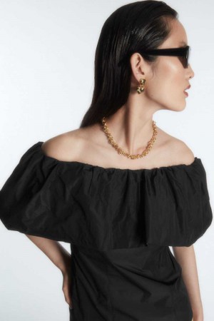 Black Women's COS Voluminous Off-The-Shoulder Tops | 093528SYU