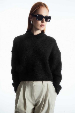 Women's COS Cropped V-Neck Mohair Jumper Knitwear & Cardigans | 351974VJO