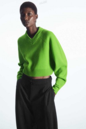 Women's COS Cropped V-Neck Wool Sweater Sweaters & Cardigans | 314608ENB