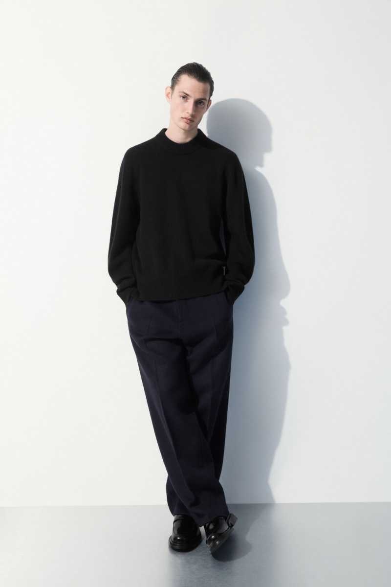 Black Men's COS The Cashmere Crew-Neck Sweaters | 654128EIM