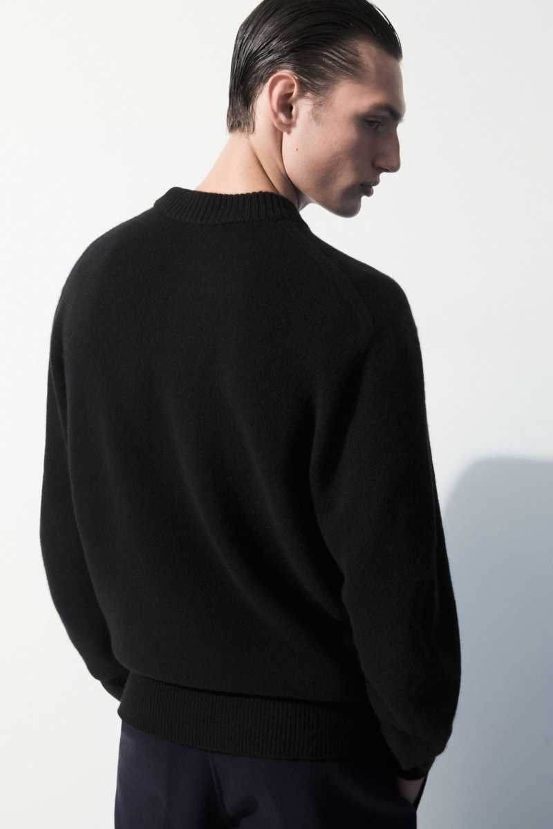 Black Men's COS The Cashmere Crew-Neck Sweaters | 654128EIM