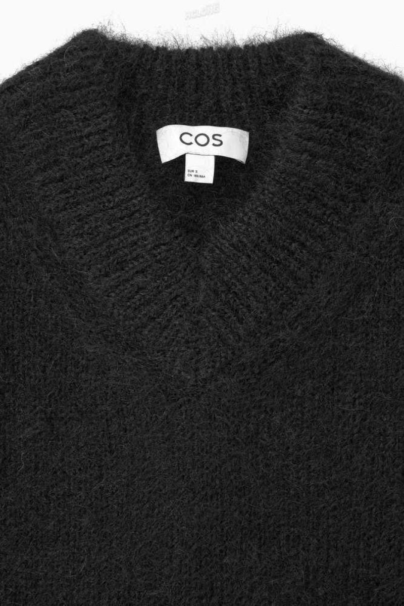 Women's COS Cropped V-Neck Mohair Jumper Knitwear & Cardigans | 351974VJO